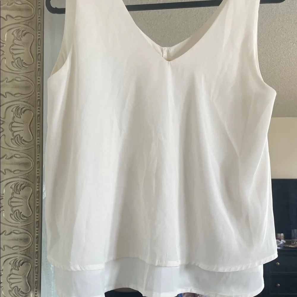 Hollister|soft White double layered V Tank Top|Medium|EUC - Picture 4 of 7